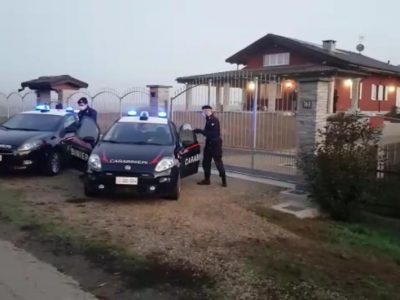 Tragedia a Carignano: spara a moglie, figli e cane e poi si toglie la vita
