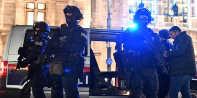 Attacco terroristico a Vienna provoca 4 morti e...