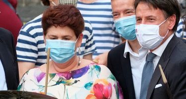 Italia Viva incontra Conte e ne “depotenz...