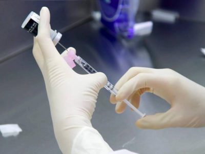 Usa, autorizzato il vaccino Pfizer-BioNTech, ok della Food and Drug Administration