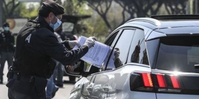 Arroganza e ottusità, il governo sbatte la port...