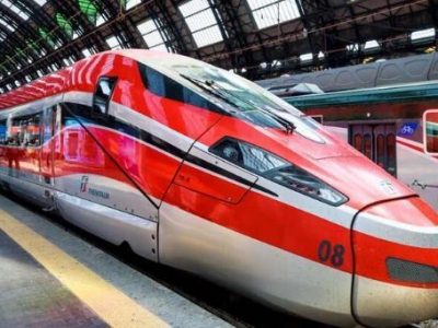 Esauriti i biglietti sulla tratta Frecciarossa Milano-Napoli, pochi i posti per domenica