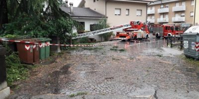 Scuole chiuse in 57 Comuni della provincia di U...