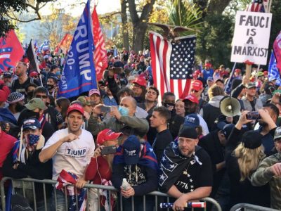 Manifestanti pro Trump attaccati dai soliti facinorosi filo dem