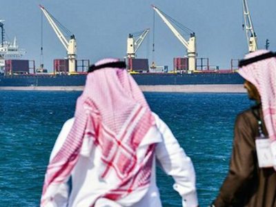 Petroliera saudita colpita da una imbarcazione-bomba, si tratta di terrorismo