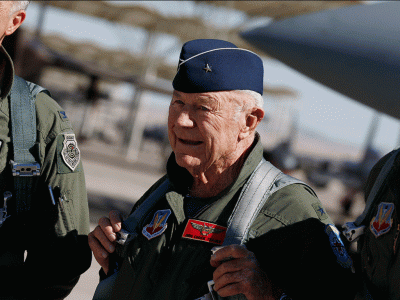 Addio a Chuck Yeager, il primo pilota ad infrangere il muro del suono