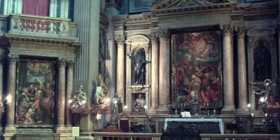 Non si scioglie il sangue di San Gennaro, tarda...