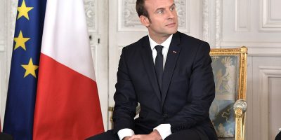 Per Macron, positivo al Covid-19, 7 giorni d...