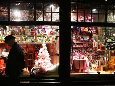 Confcommercio, molti italiani che non faranno regali di Natale