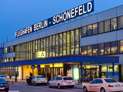 La Germania potrebbe bloccare i voli dal Regno Unito e dal Sudafrica