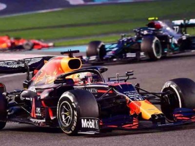 F1, Max Verstappen chiude con il botto la stagione 2020, malissimo le Ferrari