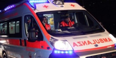 Terribile incidente a Modugno (Bari) tra auto e...