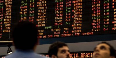 La Borsa di Tokio registra una lieve flessione ...