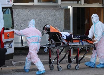 Gimbe, in Italia +49% di nuovi casi Covid e +20,5% di pazienti in intensiva