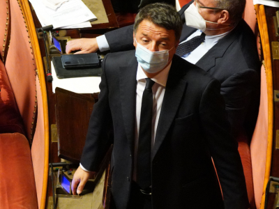 Renzi: “O si fa un dibattito vero oppure si perde la dignità delle istituzioni”