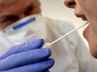 Arezzo, tamponi in strada a 15 euro: denunciato un pensionato