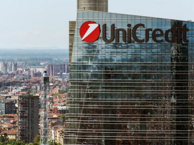 Unicredit è entrata agli scambi di Piazza Affari con un calo del 7%
