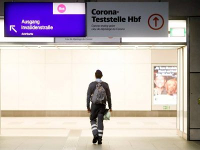 Si tracciano i passeggeri arrivati dal Regno Unito  per accertamenti