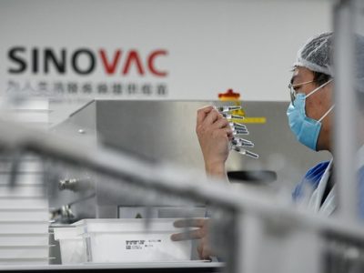 Anche il vaccino cinese Sinovac sarà sottoposto al giudizio medico europeo