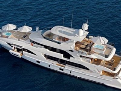 Sequestrato dalla GdF il maxi yacht di oltre 50 metri di proprietà di Paolo Fassa