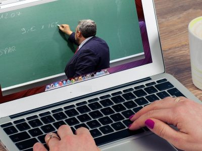 La Sardegna dice sì al rinvio del ritorno fra i banchi di scuola