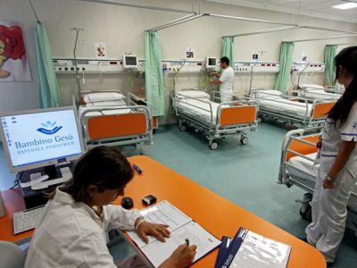 Bambino Gesù di Roma, prima dose a quasi 3.000 operatori sanitari negativi