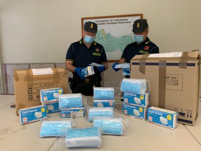 A Milano guerra delle mascherine fra ditte, la Procura dispone sequestri