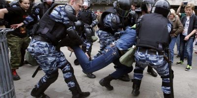 Arrestati collaboratori di Alexey Navalny, hann...