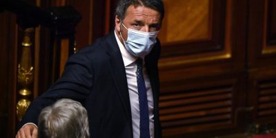 Il Senato con Renzi: sì al conflitto di attribu...