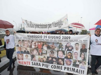 Prescritti gli omicidi colposi di Viareggio, montagna di fango sulla giustizia italiana