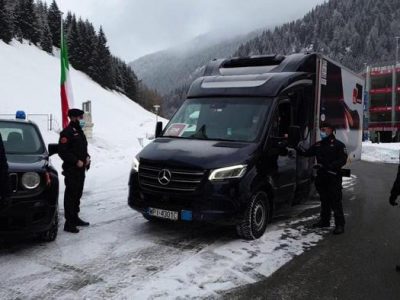 E’ arrivato in Italia il primo carico di vaccini Moderna, nella notte il mezzo era al Brennero