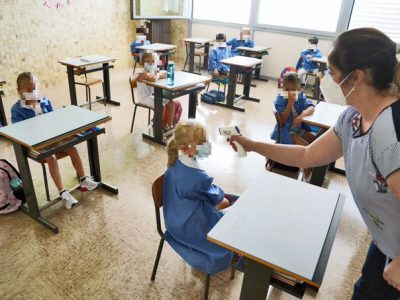 Riapertura scuole post Pasqua: servirà il tampone e chi lo farà?