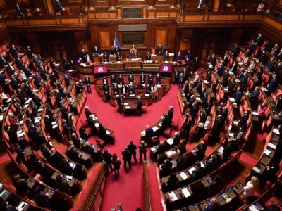 Crisi di governo, Conte incassa la fiducia anche al Senato grazie a 156 voti