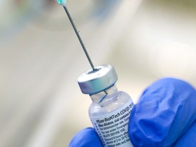 Casi Omicron, al momento in Europa sono 42, con sintomi lievi o asintomatici