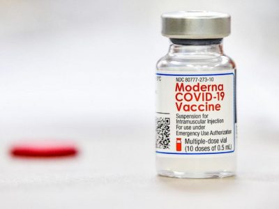 Nel toto-vaccini Moderna rilancia: “Il nostro dovrebbe proteggere per un anno”