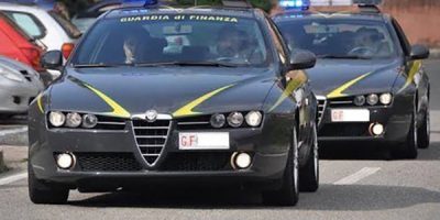 Napoli, reddito di cittadinanza a evasi e deten...