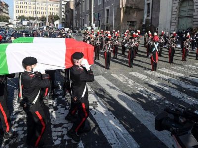 Funerali di Stato, l’ultimo saluto a Luca Attanasio e Vittorio Iacovacci