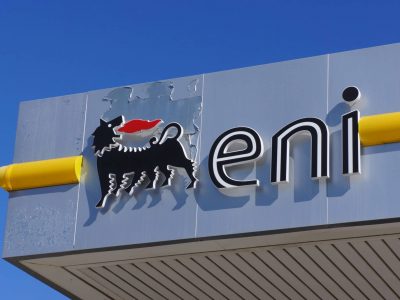 Eni perde 8 miliardi nell’anno più difficile per l’industria energetica