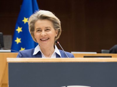 Von der Leyen: “La battaglia contro il virus è una maratona, non uno sprint”