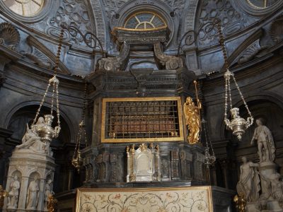 La Cappella della Sindone torna al massimo splendore: restaurato l’altare di Bertola