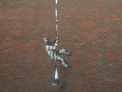 È di Banksy il murale apparso sul carcere di Reading