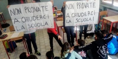 Scuola, genitori e studenti contro le chiusure....