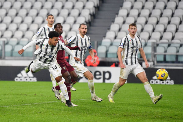 Il gol di Weston McKennie nel derby di andata tra Juventus e Torino