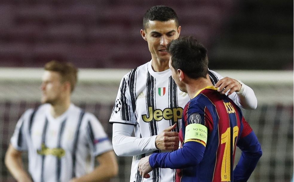 Lionel Messi accanto al rivale di una vita Cristiano Ronaldo
