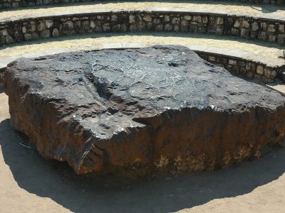 Imparare dai meteoriti per migliorare le protesi ossee