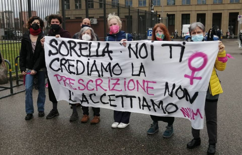 Martina Rossi, Il movimento femminista 'Non una di meno' fuori dal Tribunale di Firenze