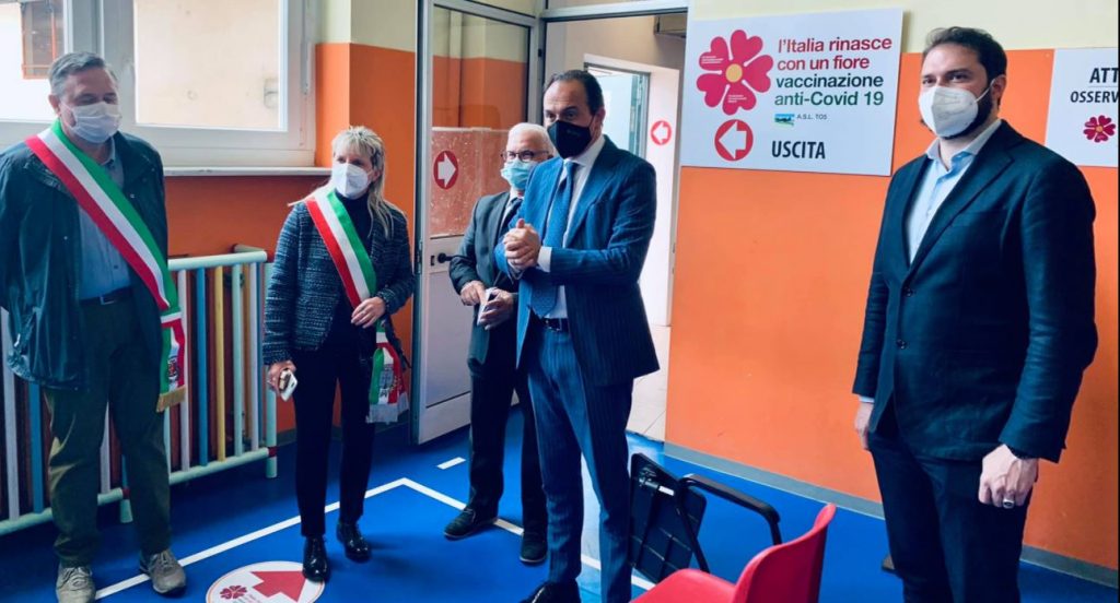 Ripartenza del turismo nelle montagne - Il governatore del Piemonte, Alberto Cirio