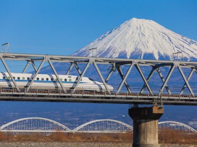 Giappone, lascia i comandi del treno e va in bagno: aperta un’inchiesta