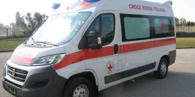 Ruba un’ambulanza per soccorrere una pare...