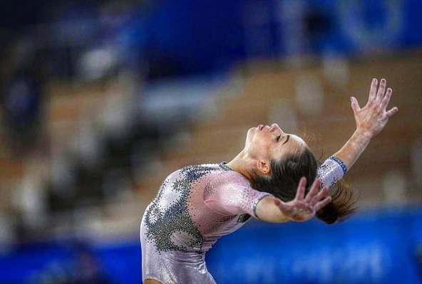 ginnastica a squadre: Vanessa Ferrari 
